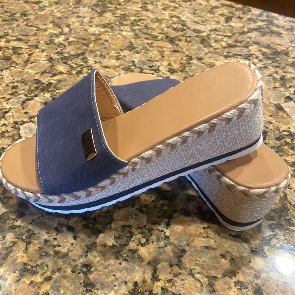 Brand new slide shoes no tags never worn